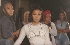 Shenseea torna con la magnetica traccia dancehall Bad Alone