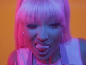 shenseea-dio-la-bienvenida-al-2022-regalandole-a-todos-sus-fans-el-lanzamiento-de-dolly