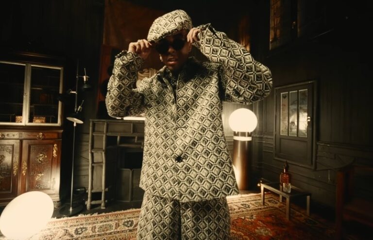 rauw-alejandro-festeggia-la-fine-dellanno-con-ron-cola